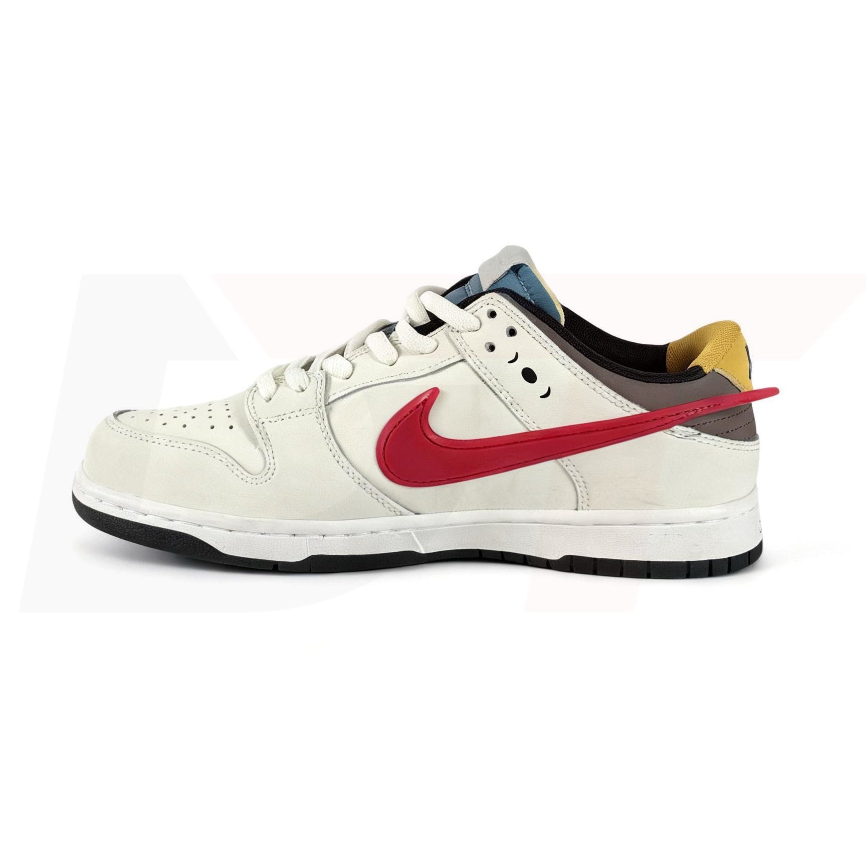 SB DUNK LOW - RED SWOOSH