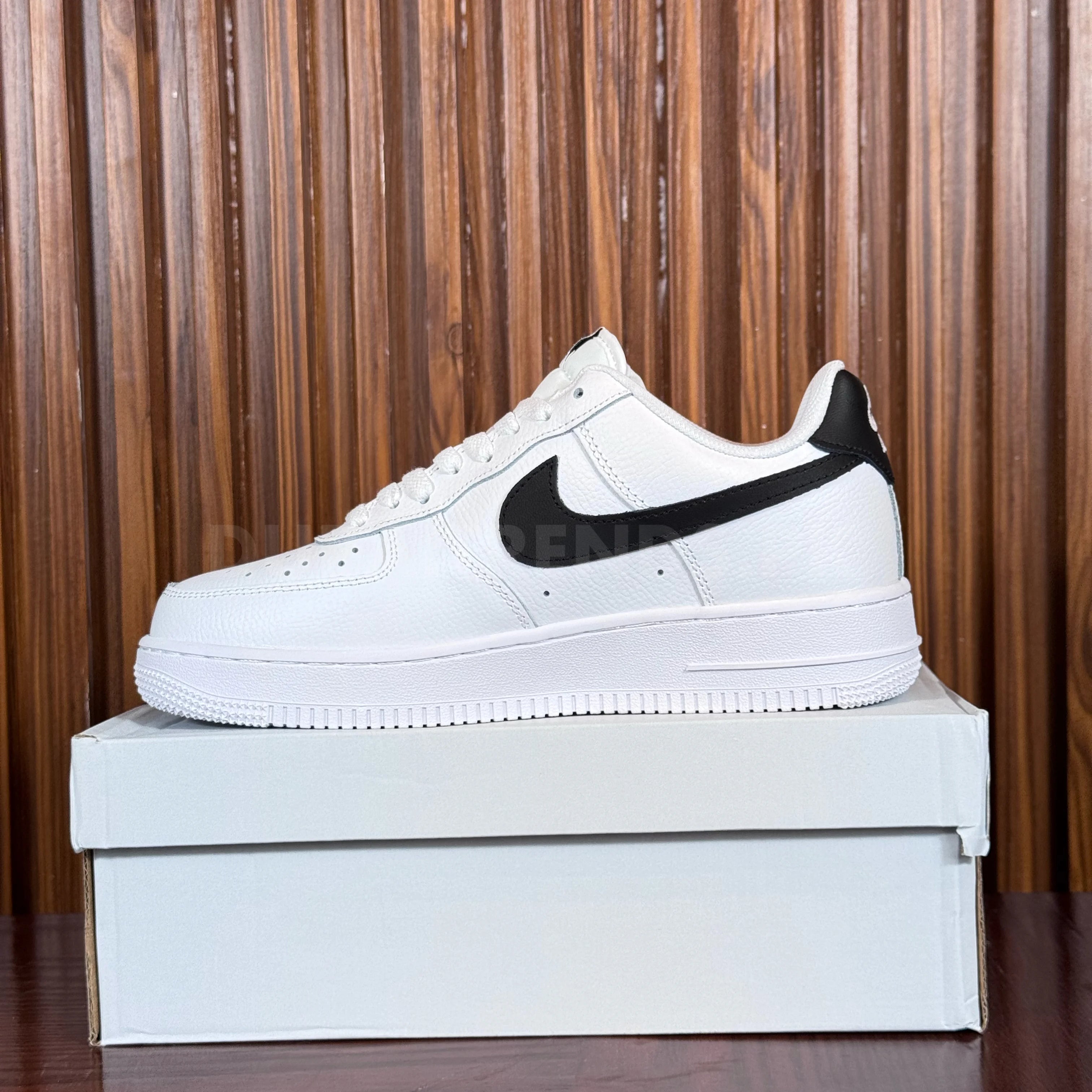 AF1 - WHITE BLACK